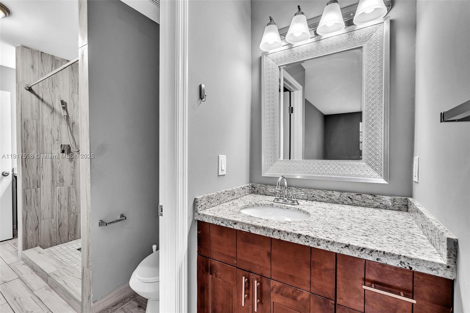 ROYAL POINCIANA CONDO - Residential Lease