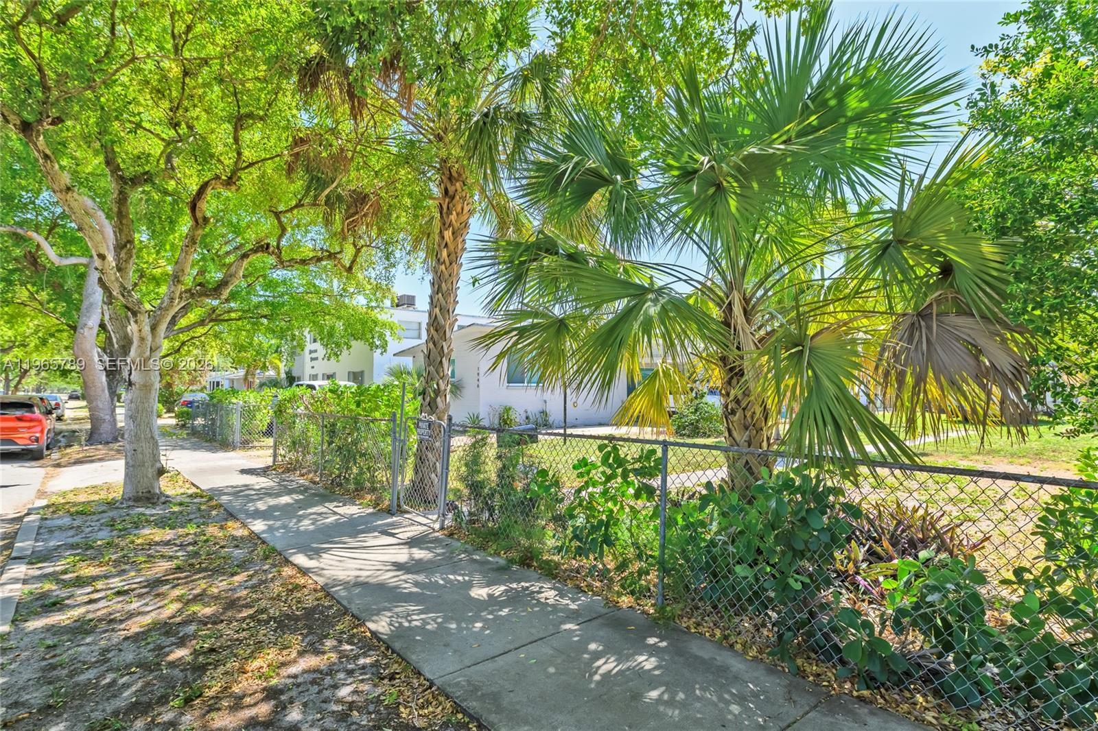 View photos, virtual tours, details... 1946 Madison St