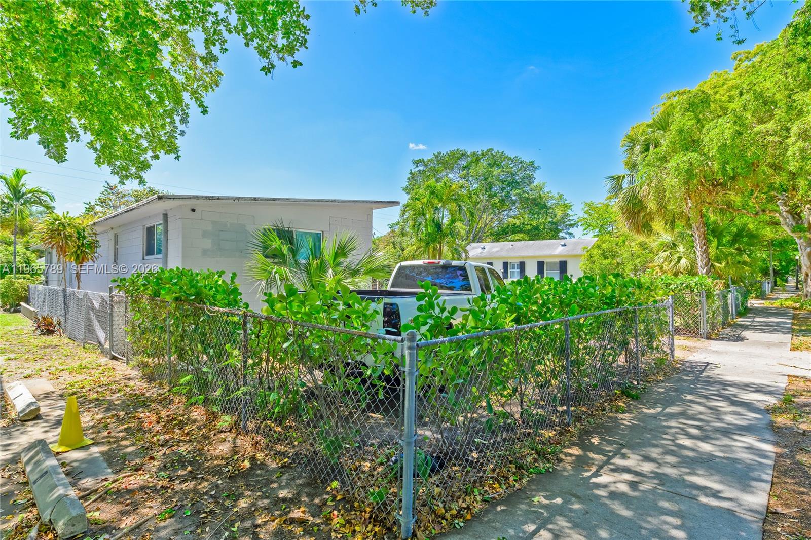 HOLLYWOOD - Residential