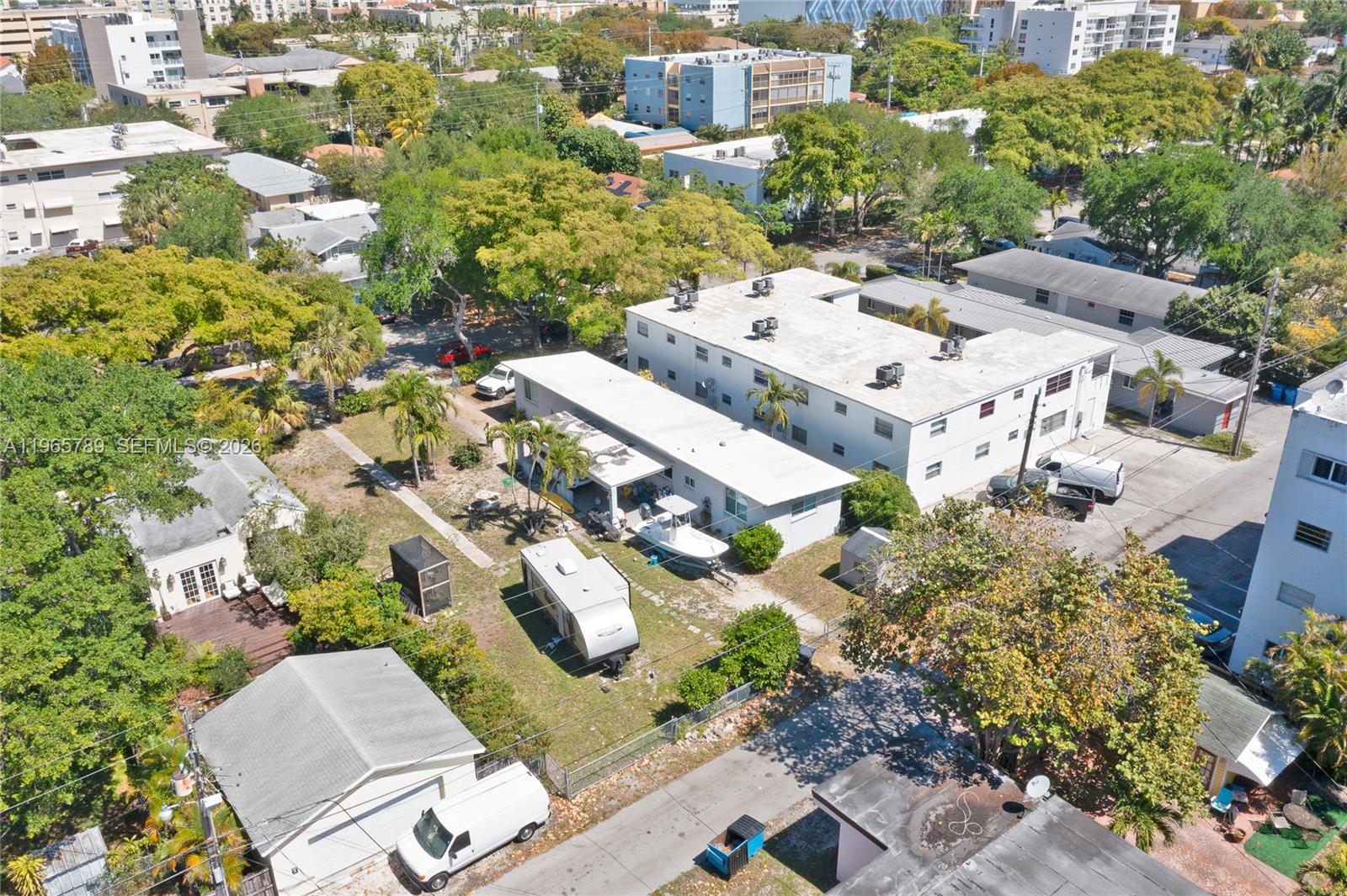 HOLLYWOOD - Residential