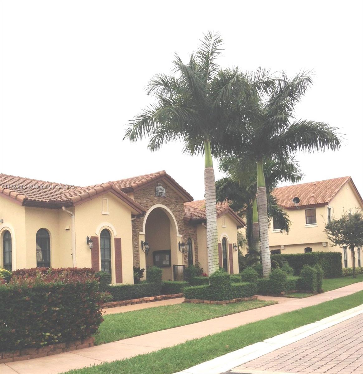 BEACON AT DORAL - Residential