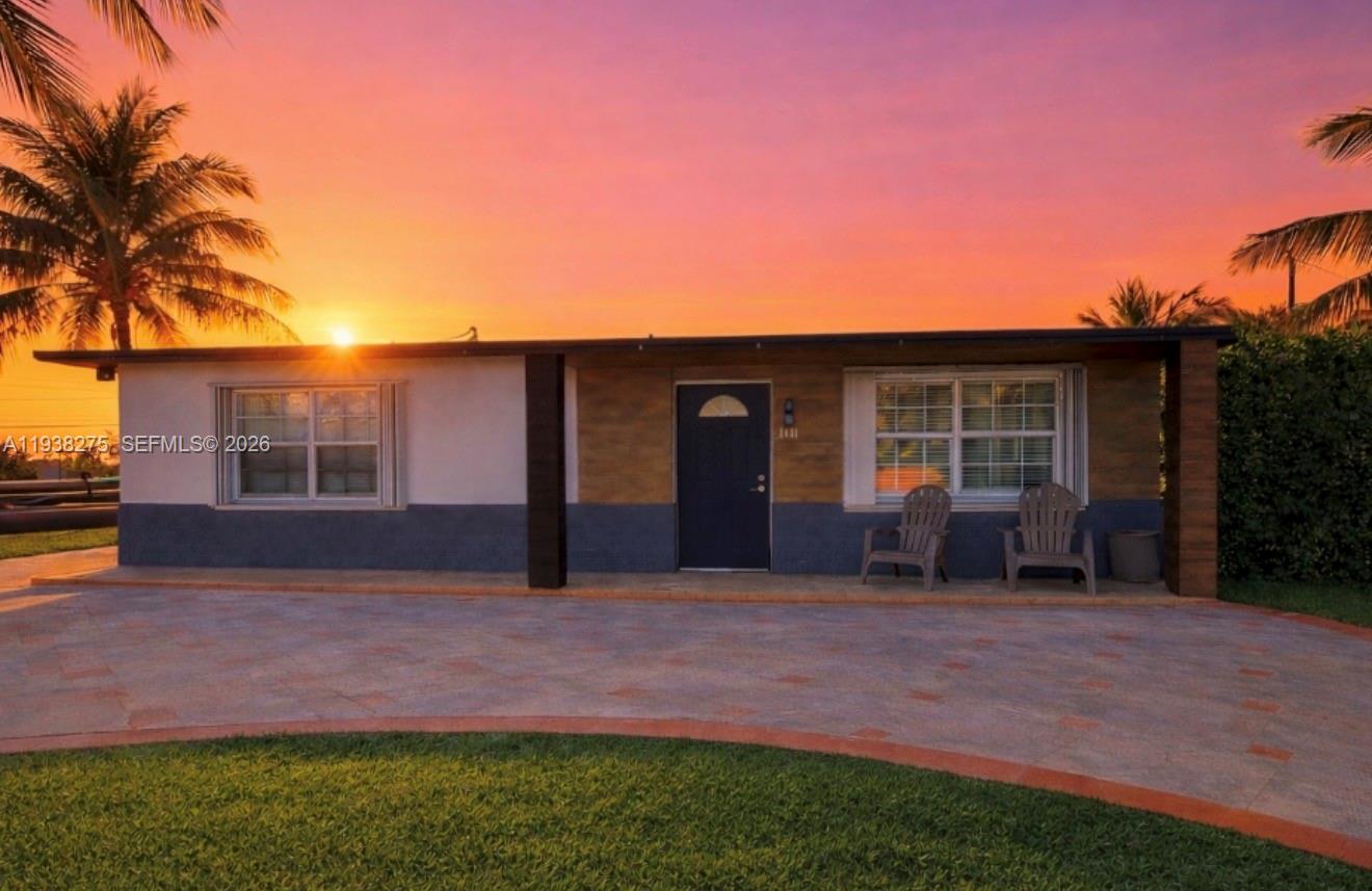SUNRISE GOLF VILLAGE SEC - Residential Lease
