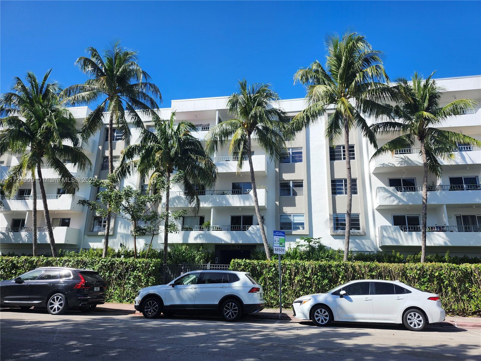 Property for Sale at 1610 Lenox Ave 206, Miami Beach, Miami-Dade County, Florida - Bedrooms: 2 
Bathrooms: 2  - $515,000