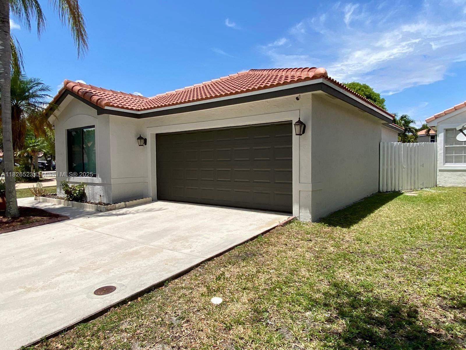 As a new, spectacular house with a new roof, new impact windows, principal door, new kitchen, and a home that has been remodeled, all appliances are stainless steel, ceramic floors, and one story. Appointments are only 24 hours before.