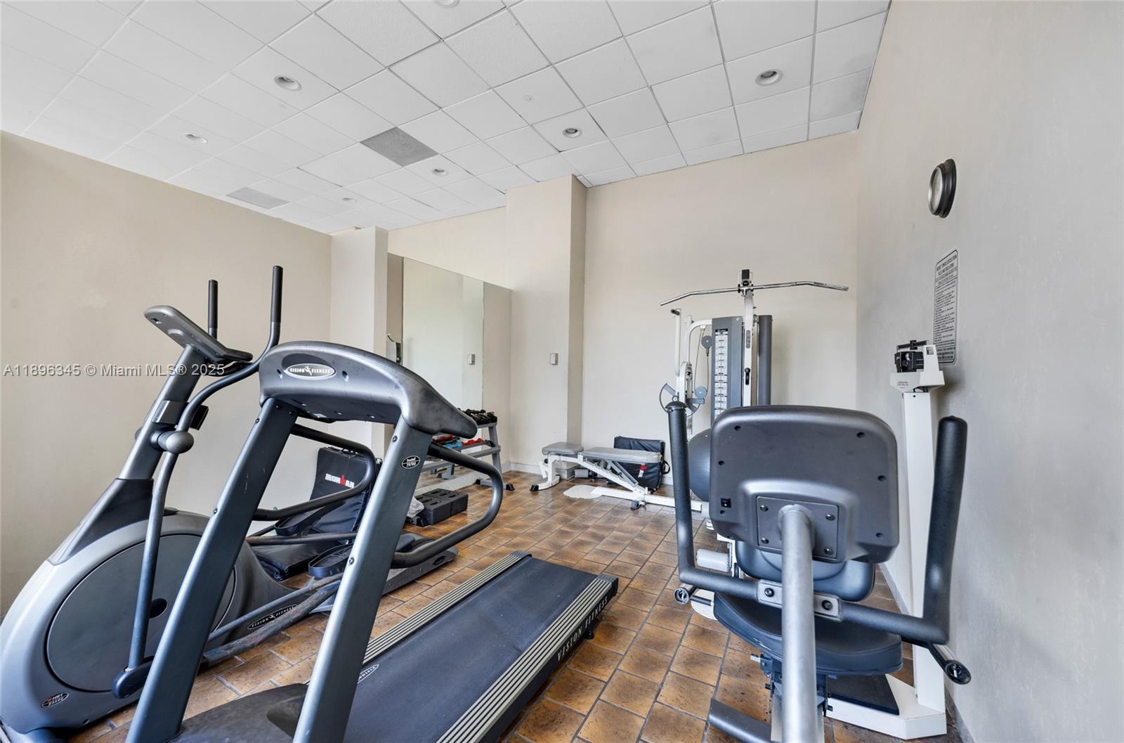 5838 CONDOMINIUM - Residential