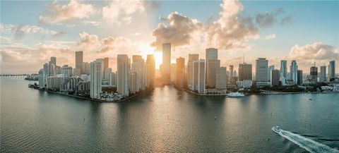 99 SE 5th St UPH7201 Miami FL 33131