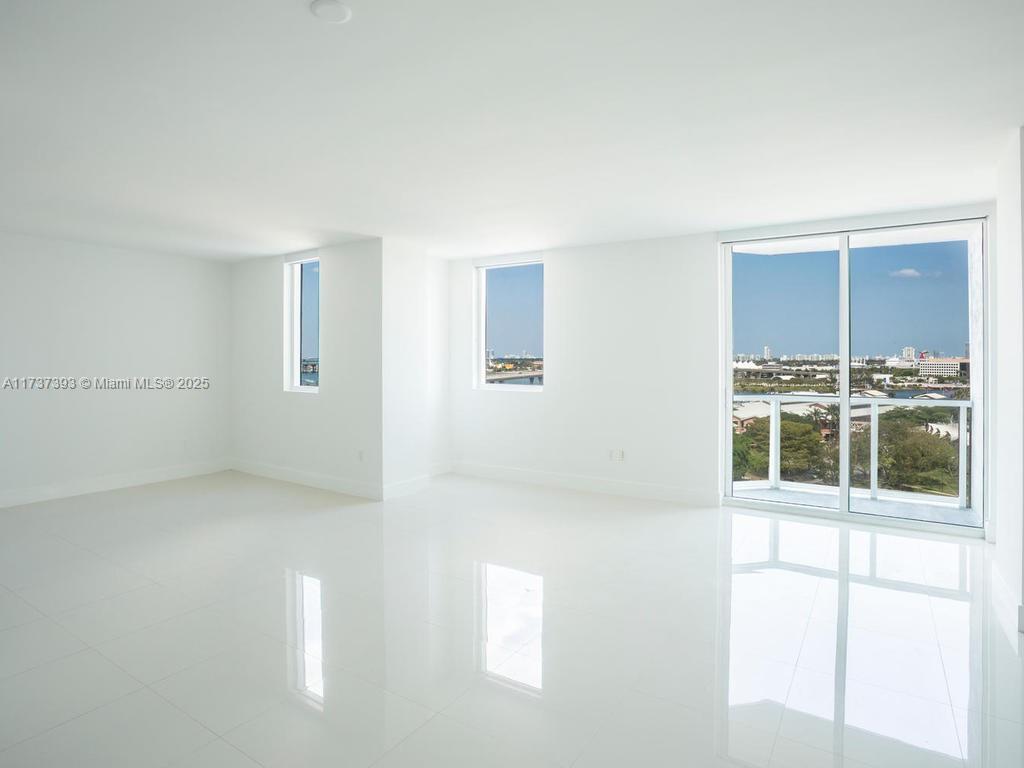 Rental Property at 244 Biscayne Blvd 1102, Miami, Broward County, Florida - Bedrooms: 2 
Bathrooms: 3  - $4,300 MO.