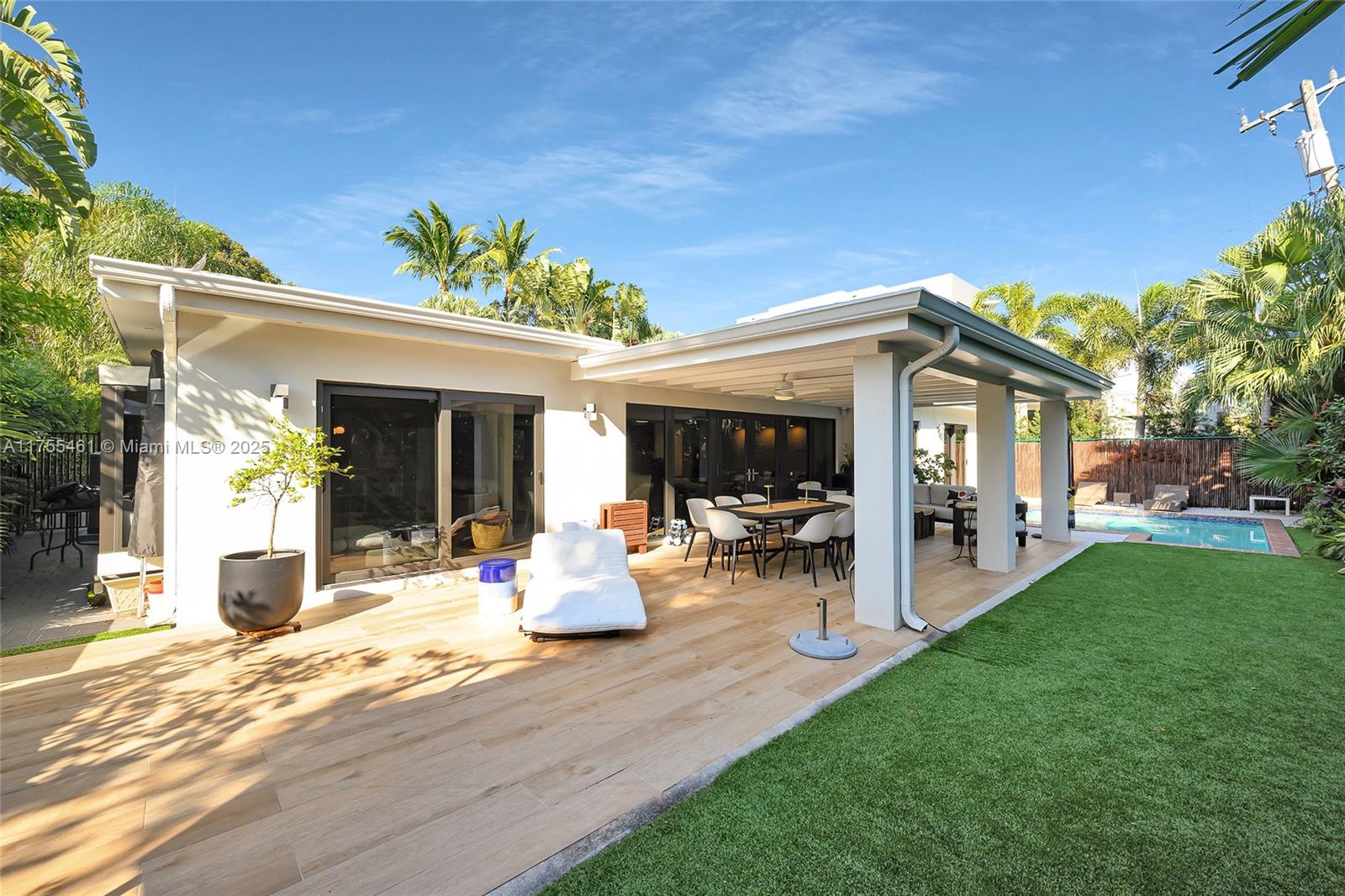 BISCAYNE KEY ESTATES - Residential