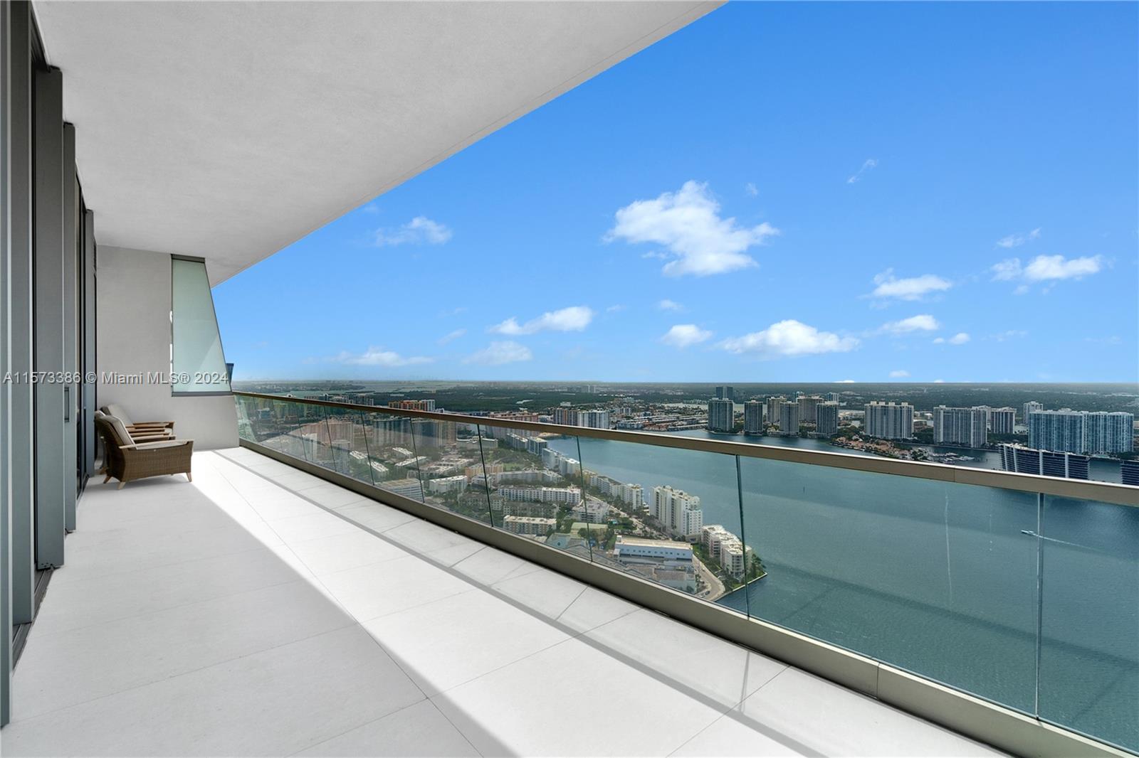 Turnberry Ocean Club - Residential