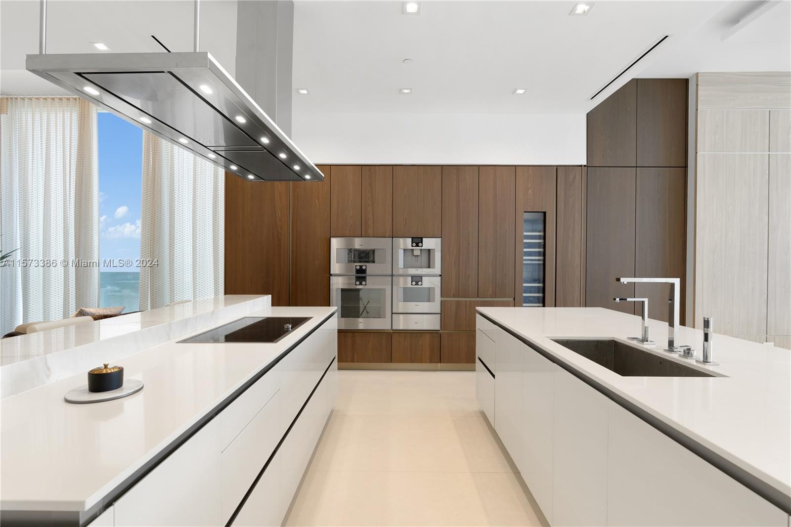 Turnberry Ocean Club - Residential