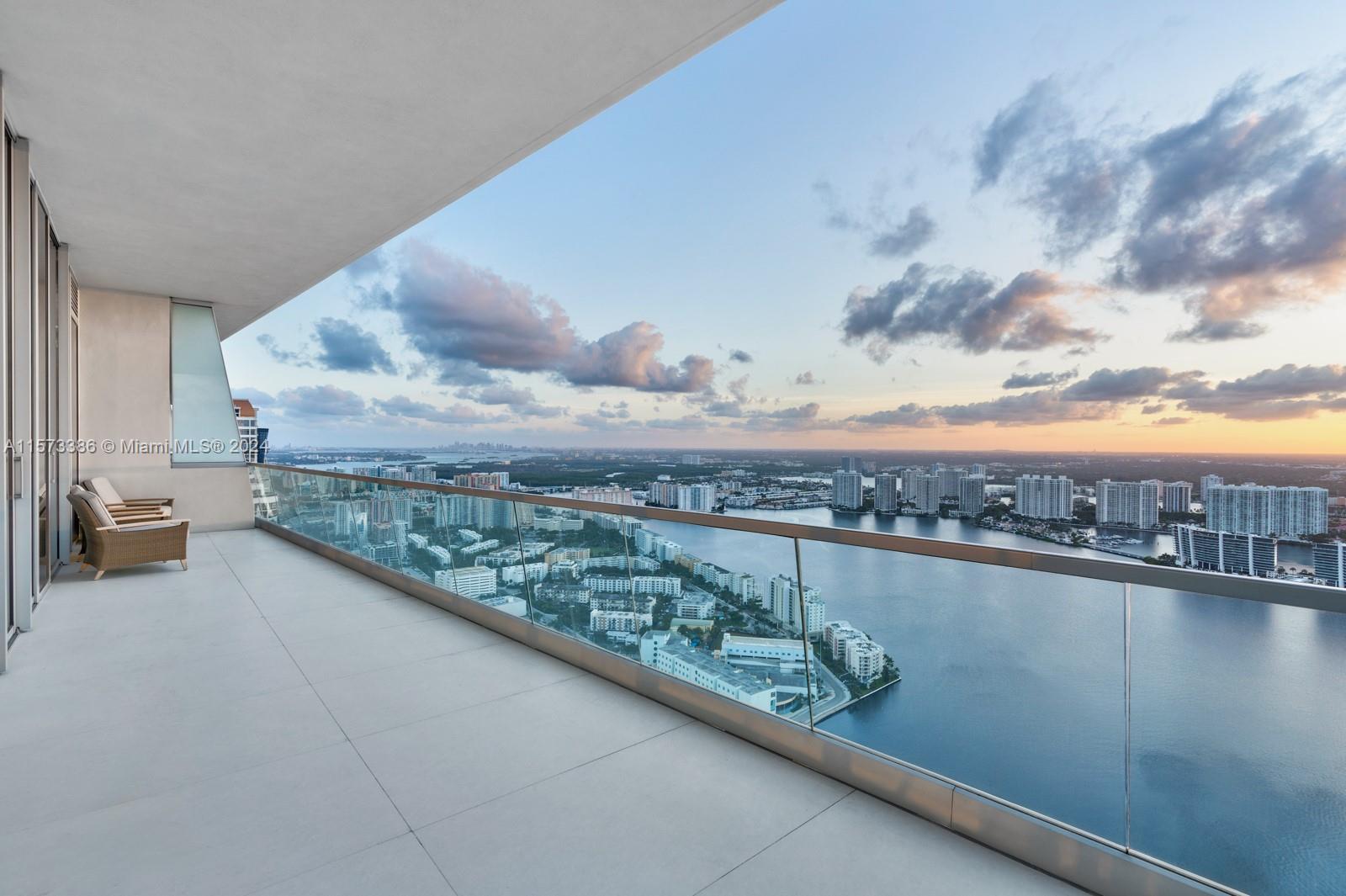 Turnberry Ocean Club - Residential