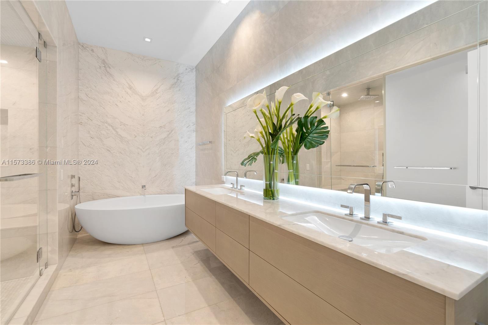 Turnberry Ocean Club - Residential