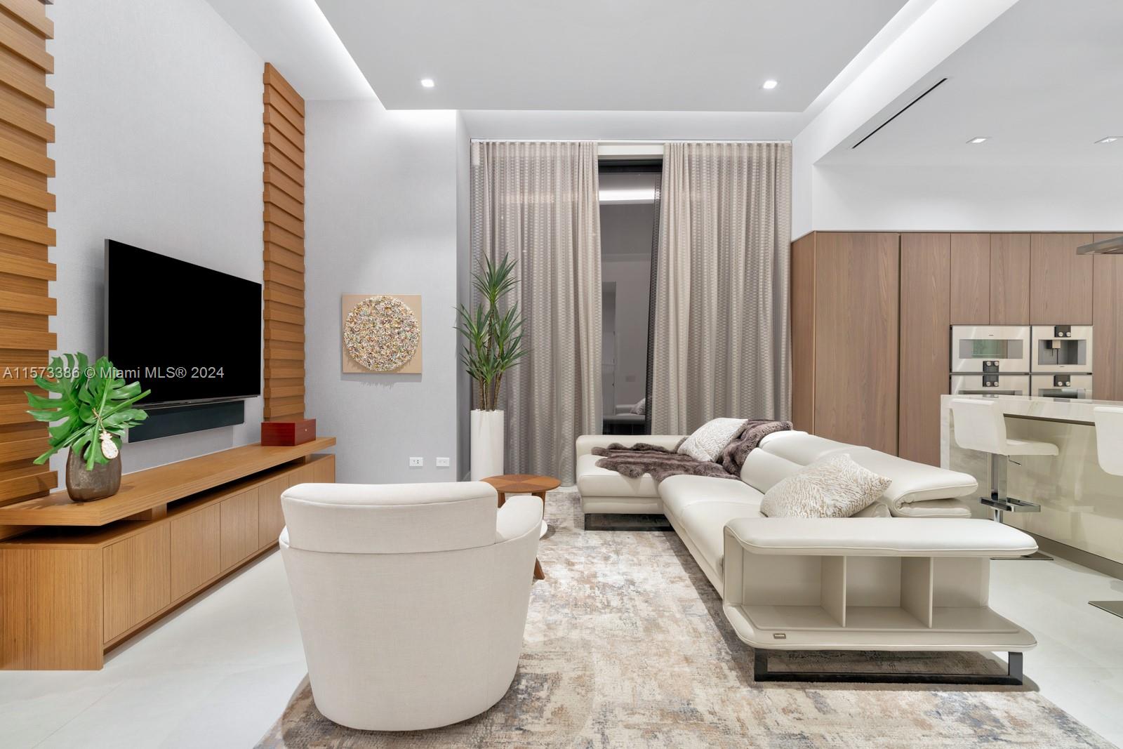 Turnberry Ocean Club - Residential