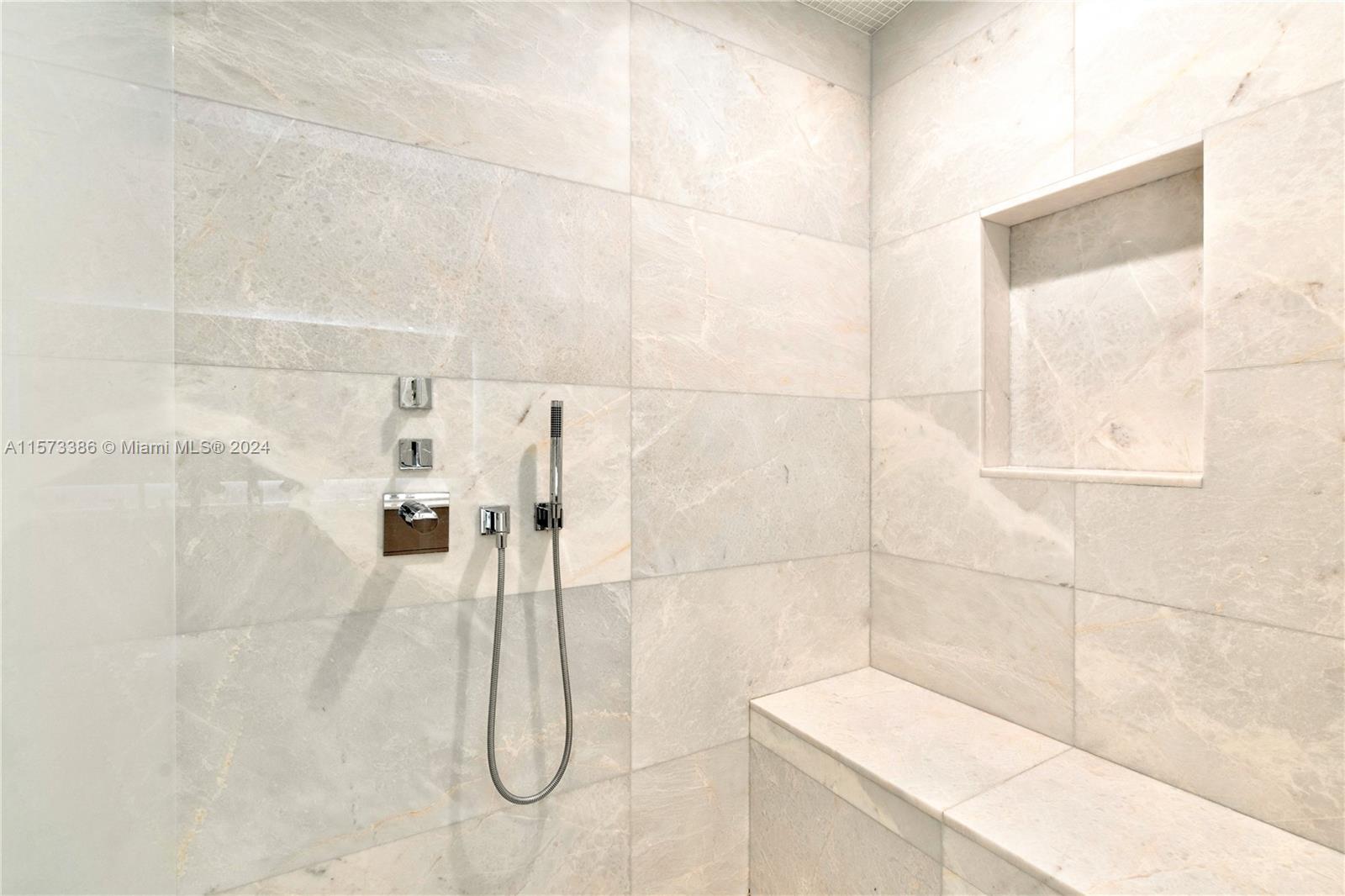 Turnberry Ocean Club - Residential