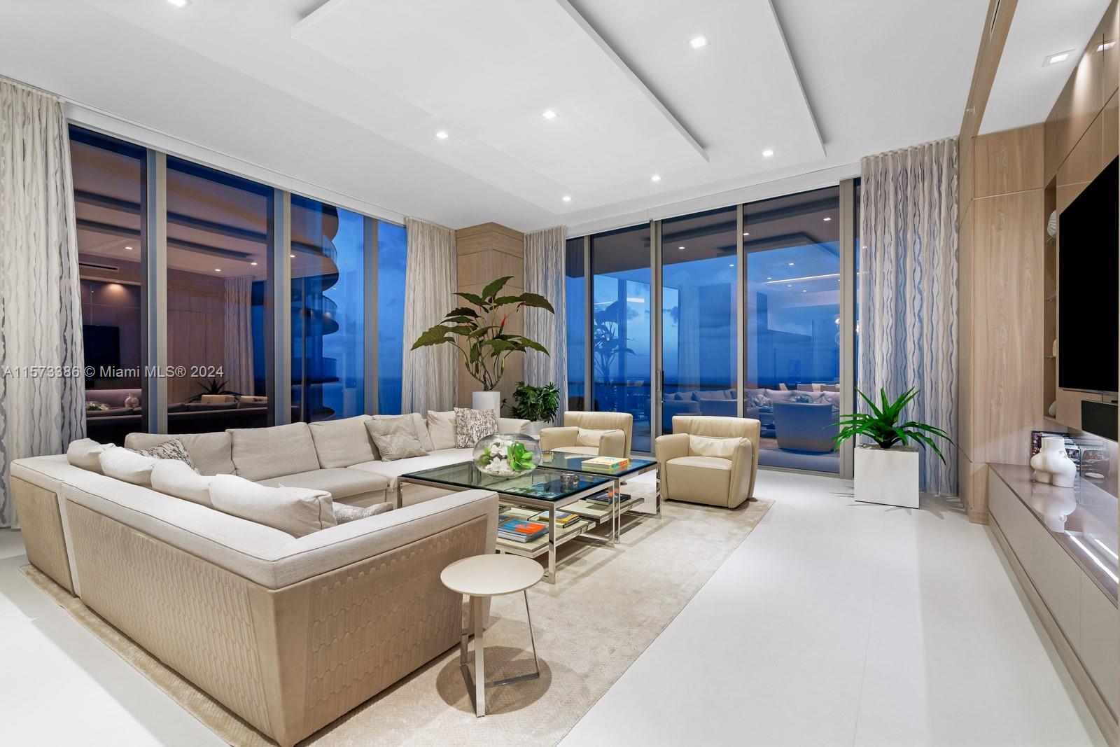 Turnberry Ocean Club - Residential