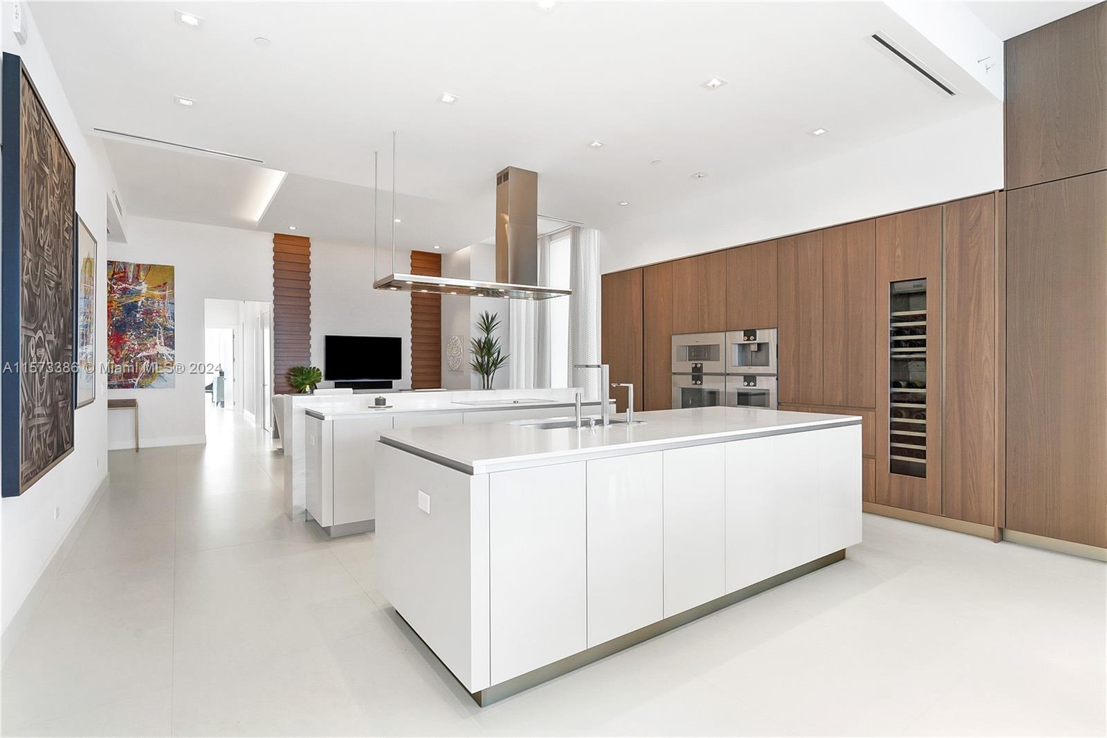 Turnberry Ocean Club - Residential