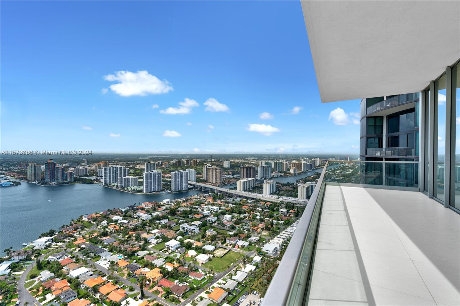 Turnberry Ocean Club - Residential