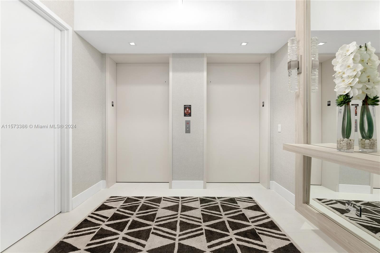 Turnberry Ocean Club - Residential