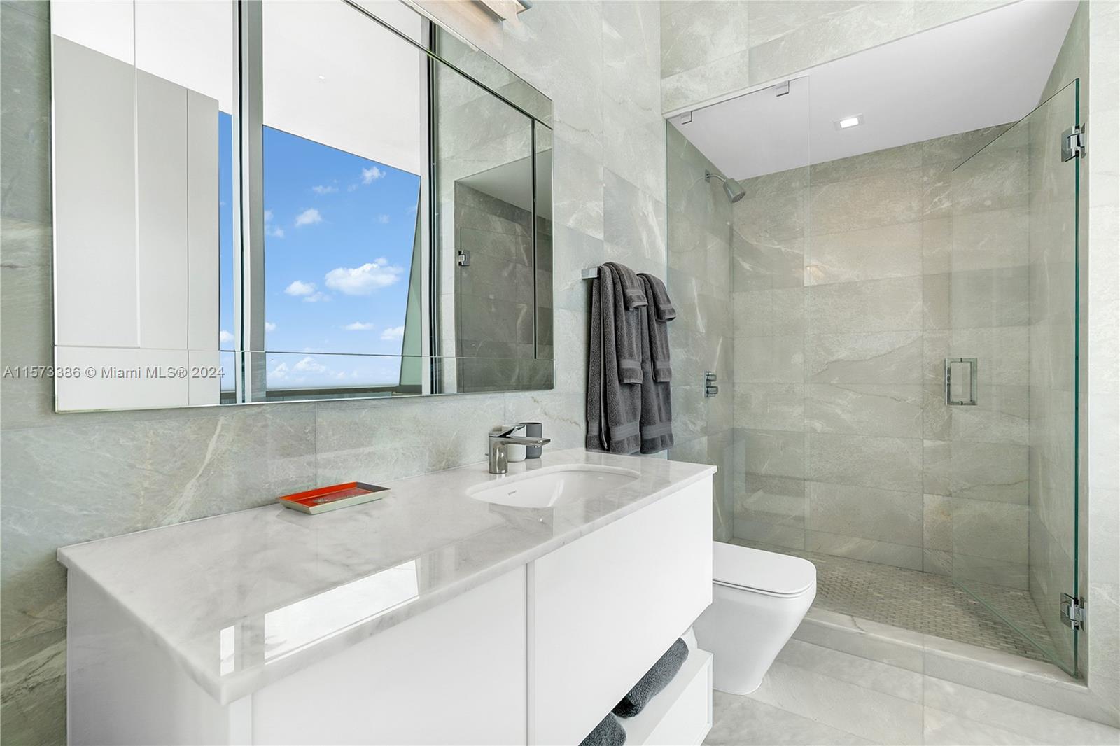 Turnberry Ocean Club - Residential