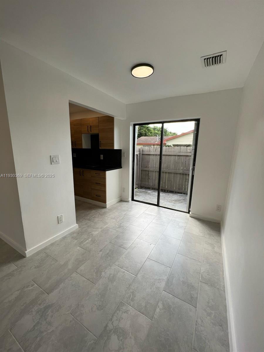 FLORIDA GARDENS 5 - Residential Lease