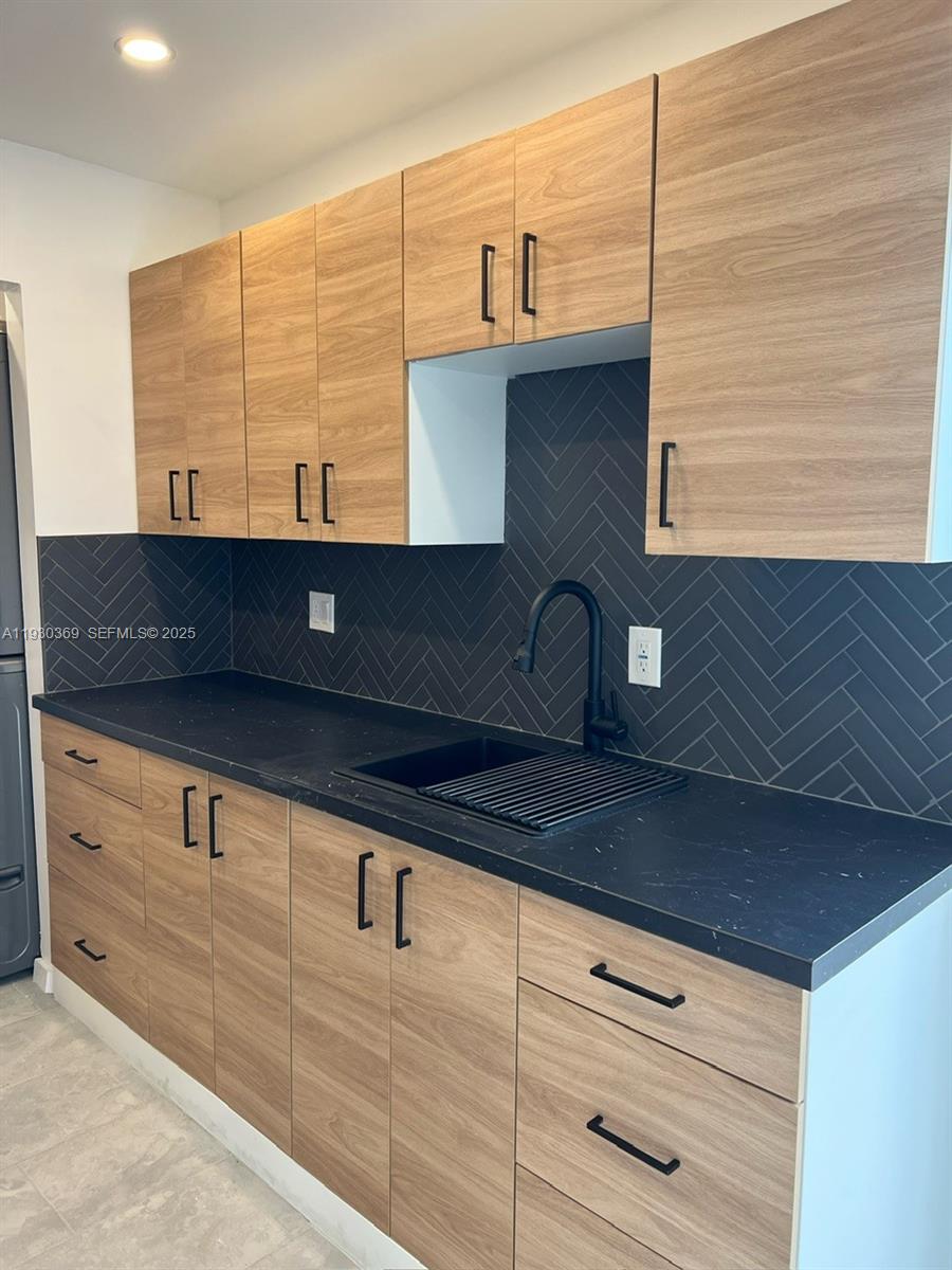 FLORIDA GARDENS 5 - Residential Lease