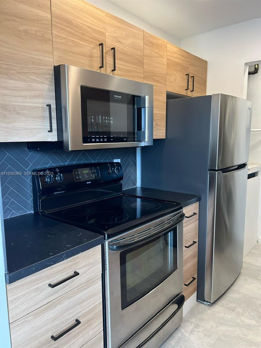 FLORIDA GARDENS 5 - Residential Lease