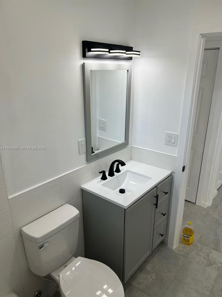 FLORIDA GARDENS 5 - Residential Lease