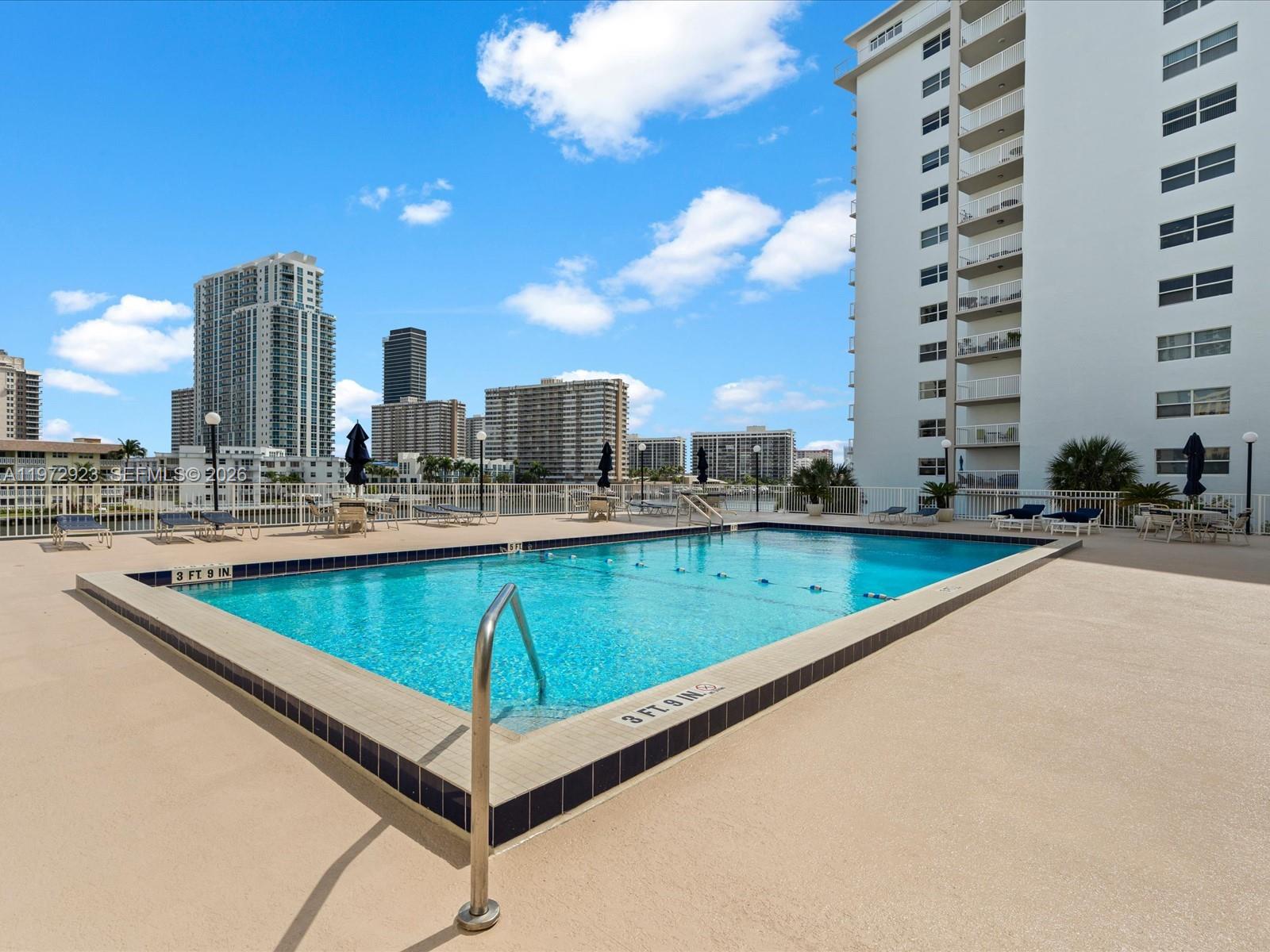 GOLDEN SAILS CONDO - Residential