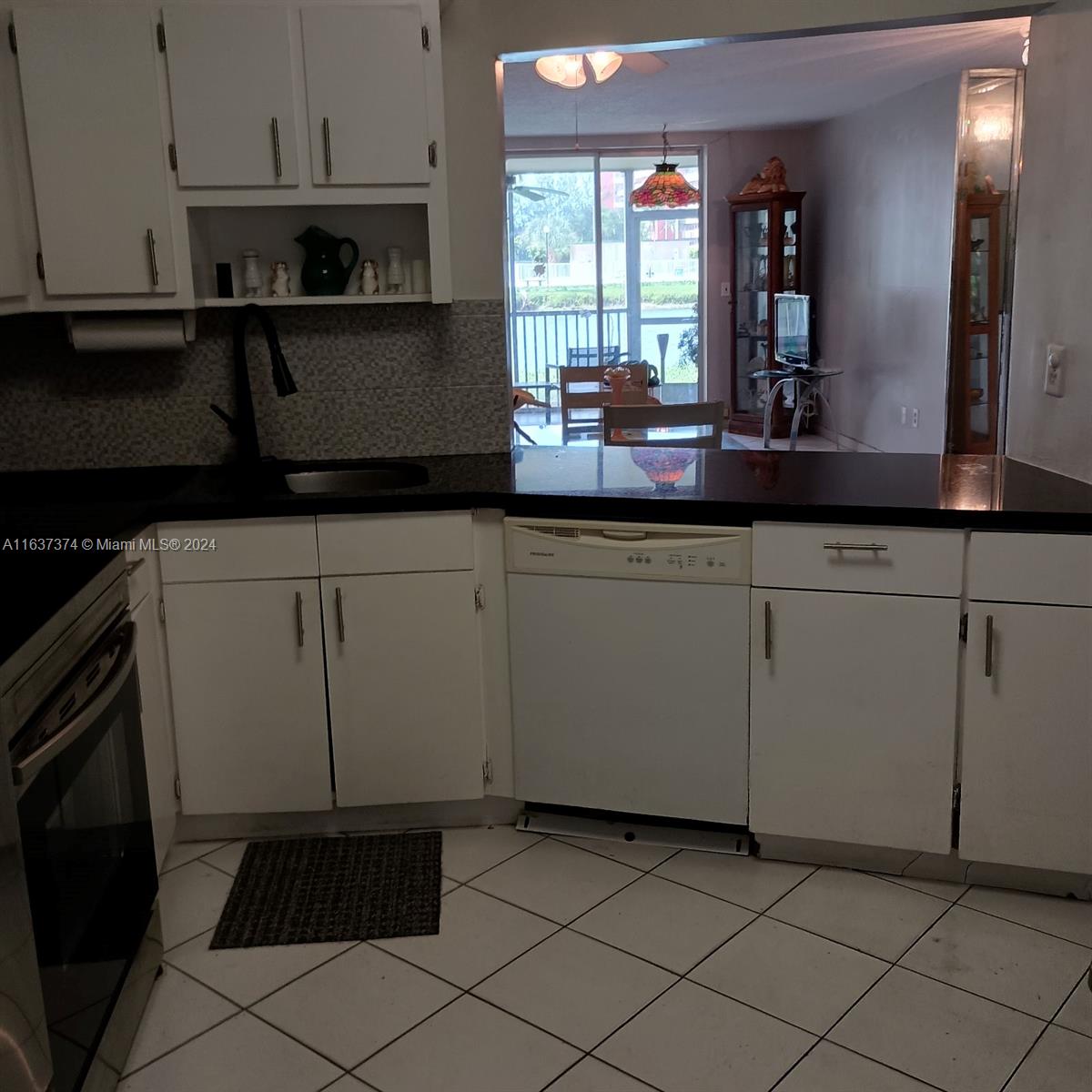 JADE WINDS - Residential