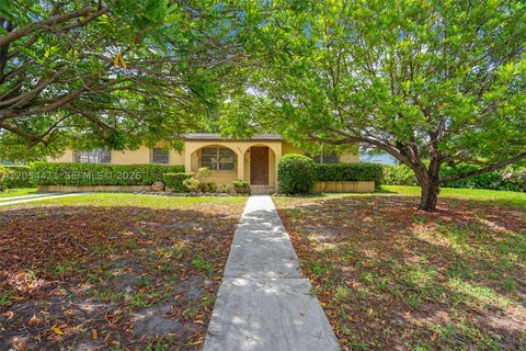 Photo of 4901 SW 97th Ave, Miami, FL 33165 (MLS # A12054471)