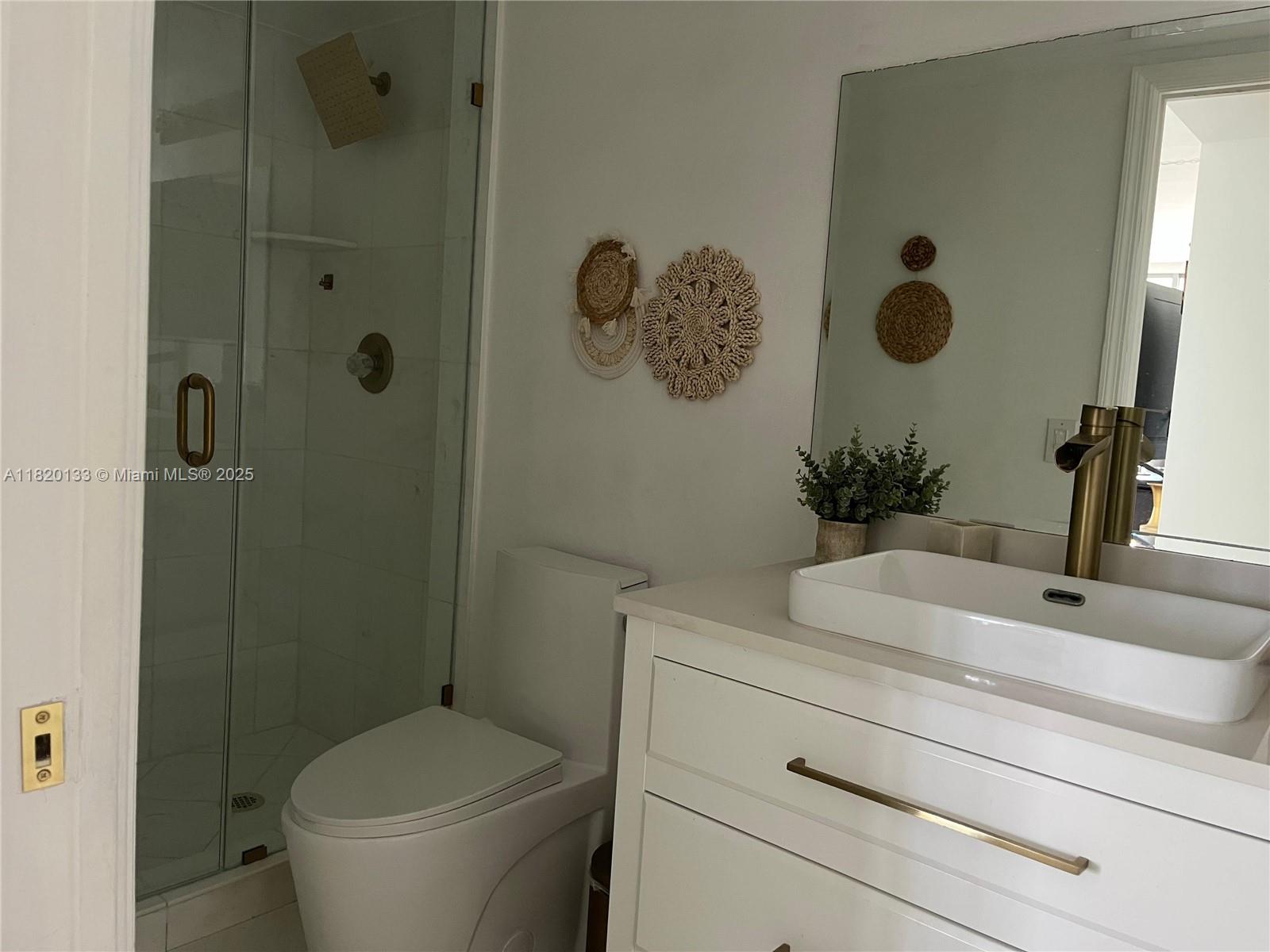 MYSTIC POINTE TOWER 400 C - Residential