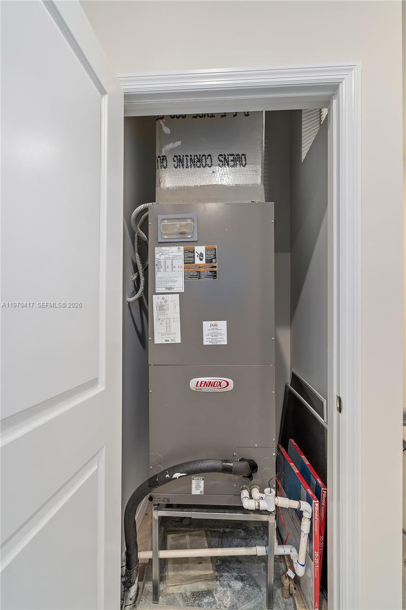 HILLCREST COUNTRY CLUB SO - Residential