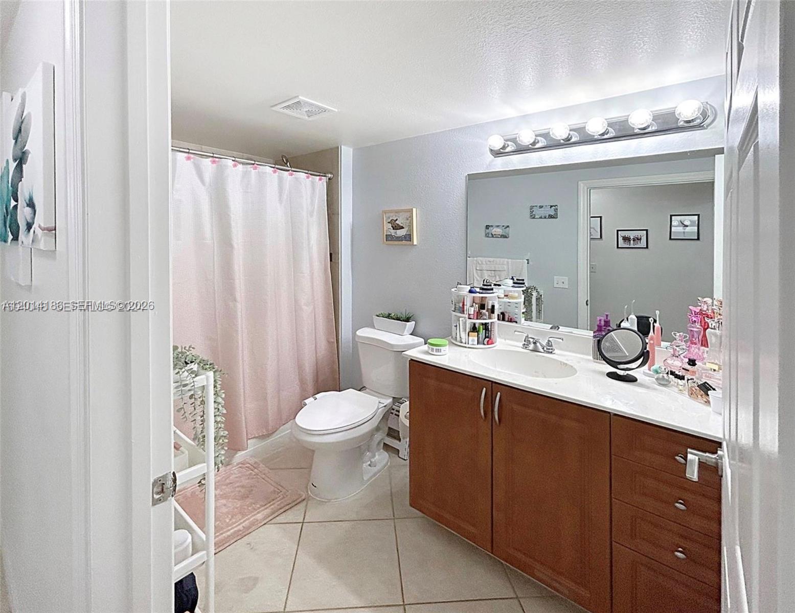 VILLAS AT EMERALD DUNES C - Residential Lease