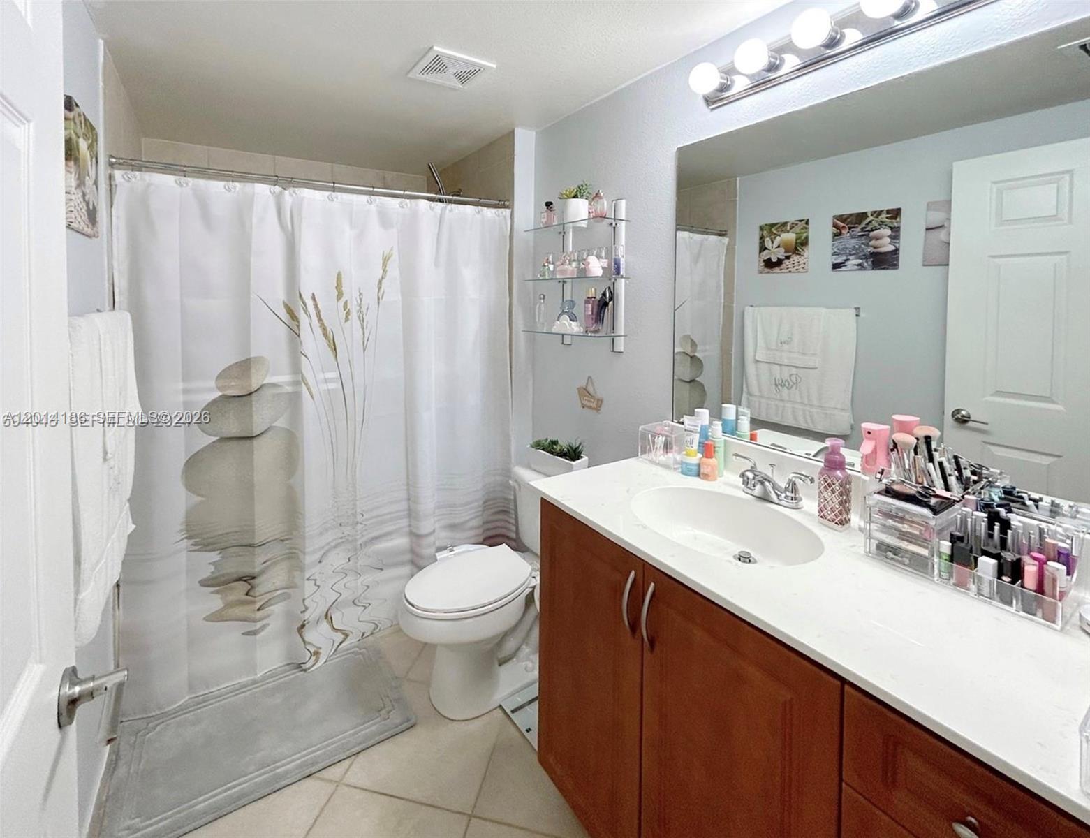 VILLAS AT EMERALD DUNES C - Residential Lease