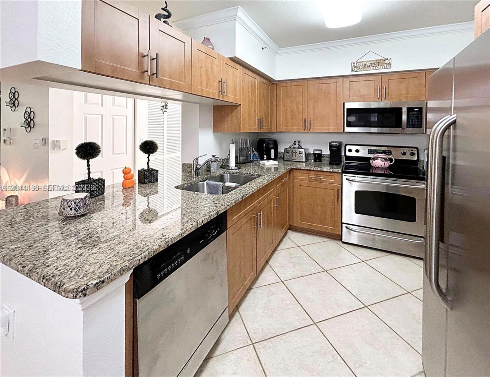 VILLAS AT EMERALD DUNES C - Residential Lease
