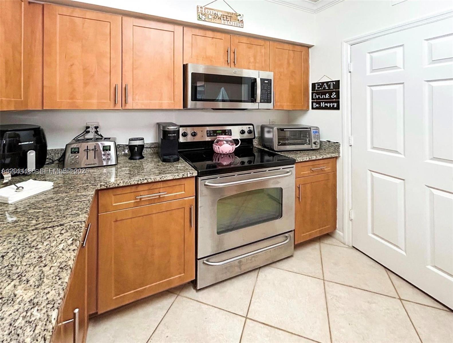 VILLAS AT EMERALD DUNES C - Residential Lease