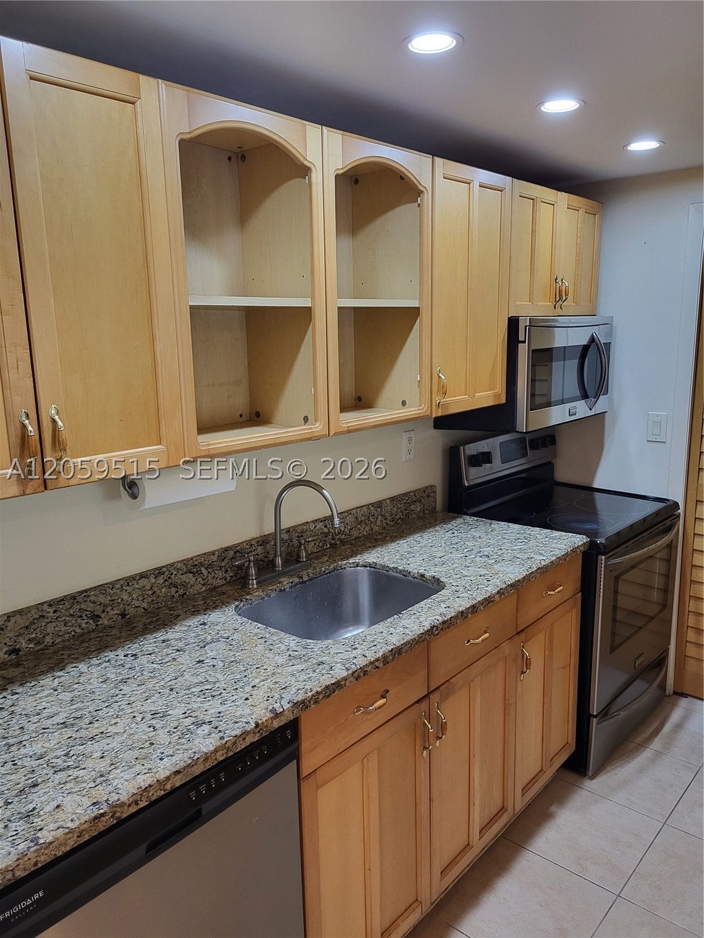 Photo of 230 Lakeview Dr #207, Weston, FL 33326 (MLS # A12059515)