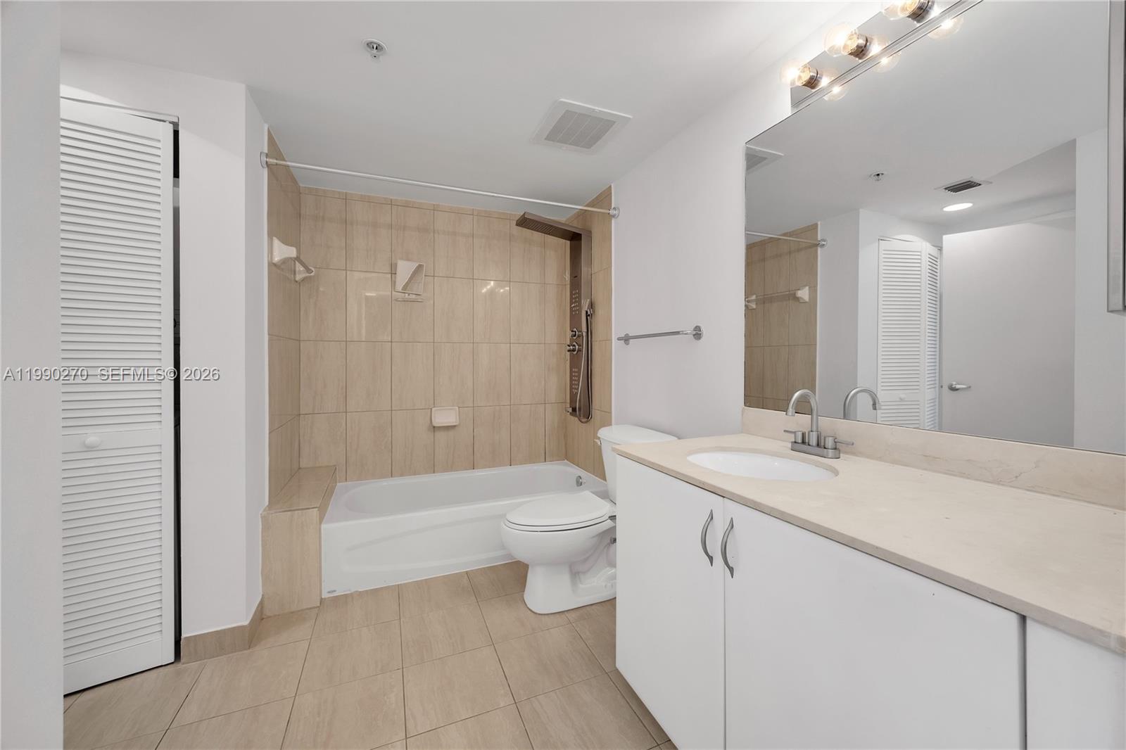 OPERA TOWER CONDO - Residential