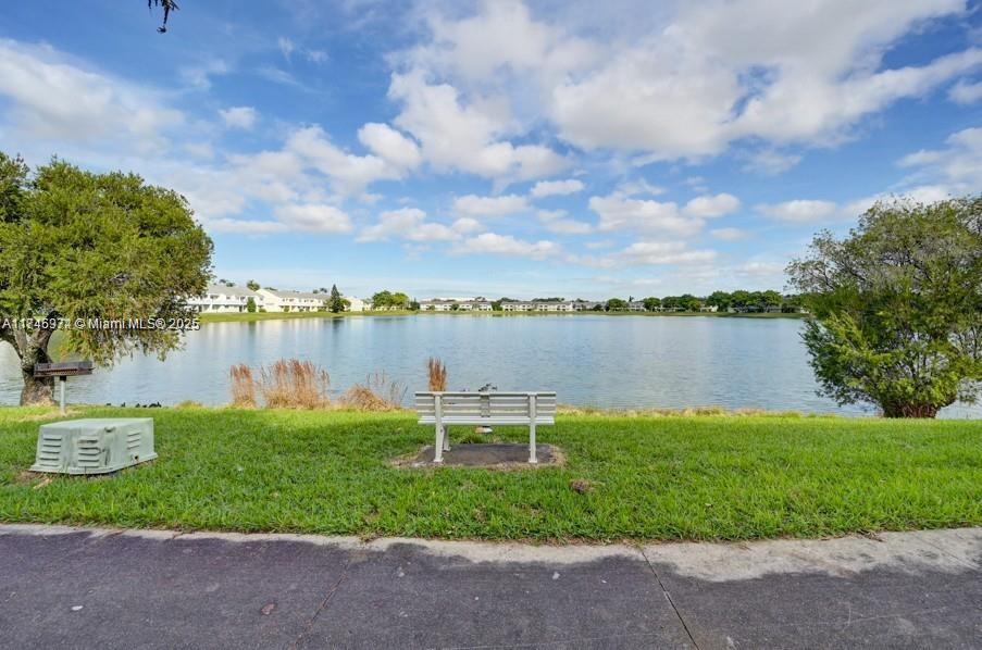 SUMMER LAKE - Residential