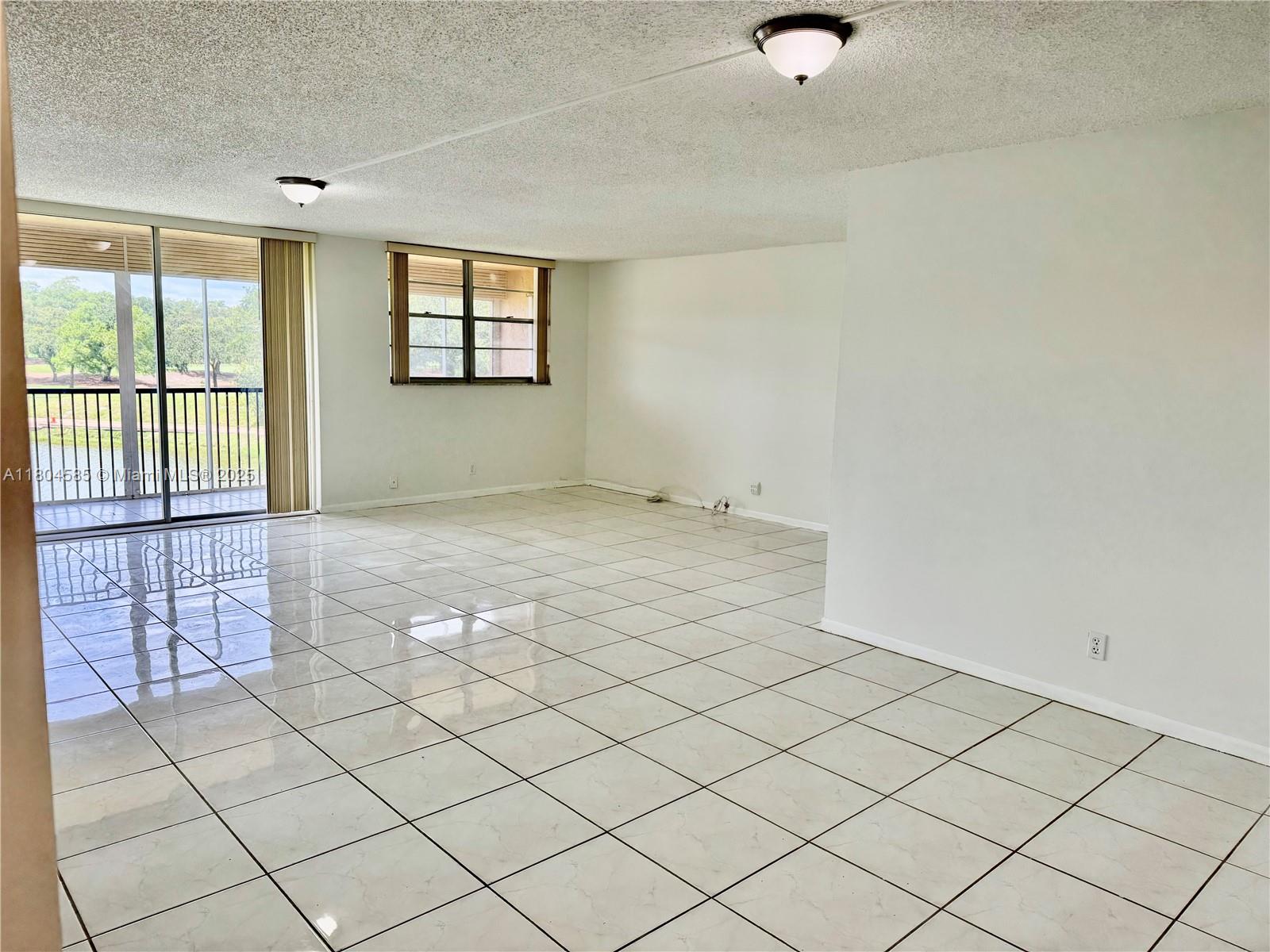 ROLLING HILLS GOLF AND - Residential Lease