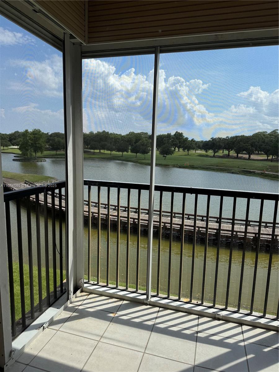 ROLLING HILLS GOLF AND - Residential Lease