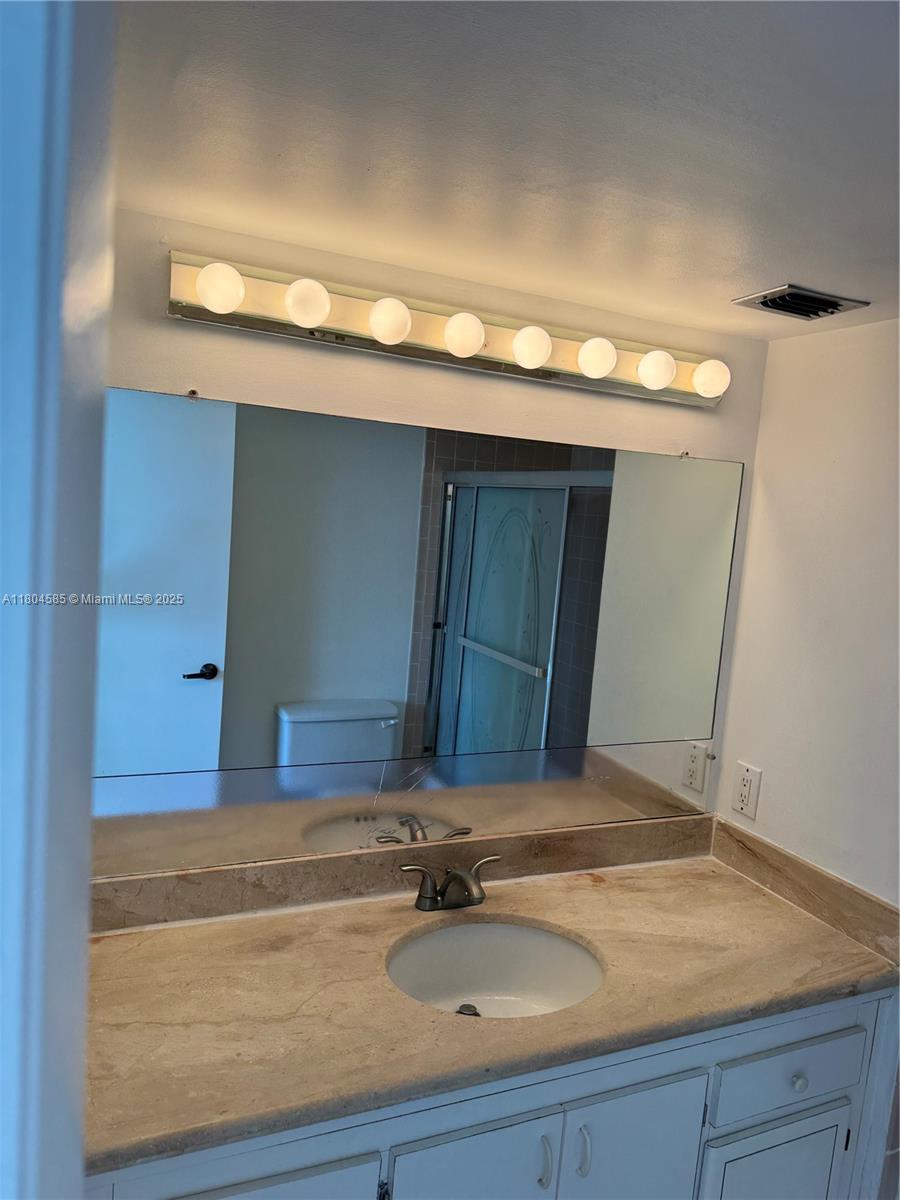 ROLLING HILLS GOLF AND - Residential Lease