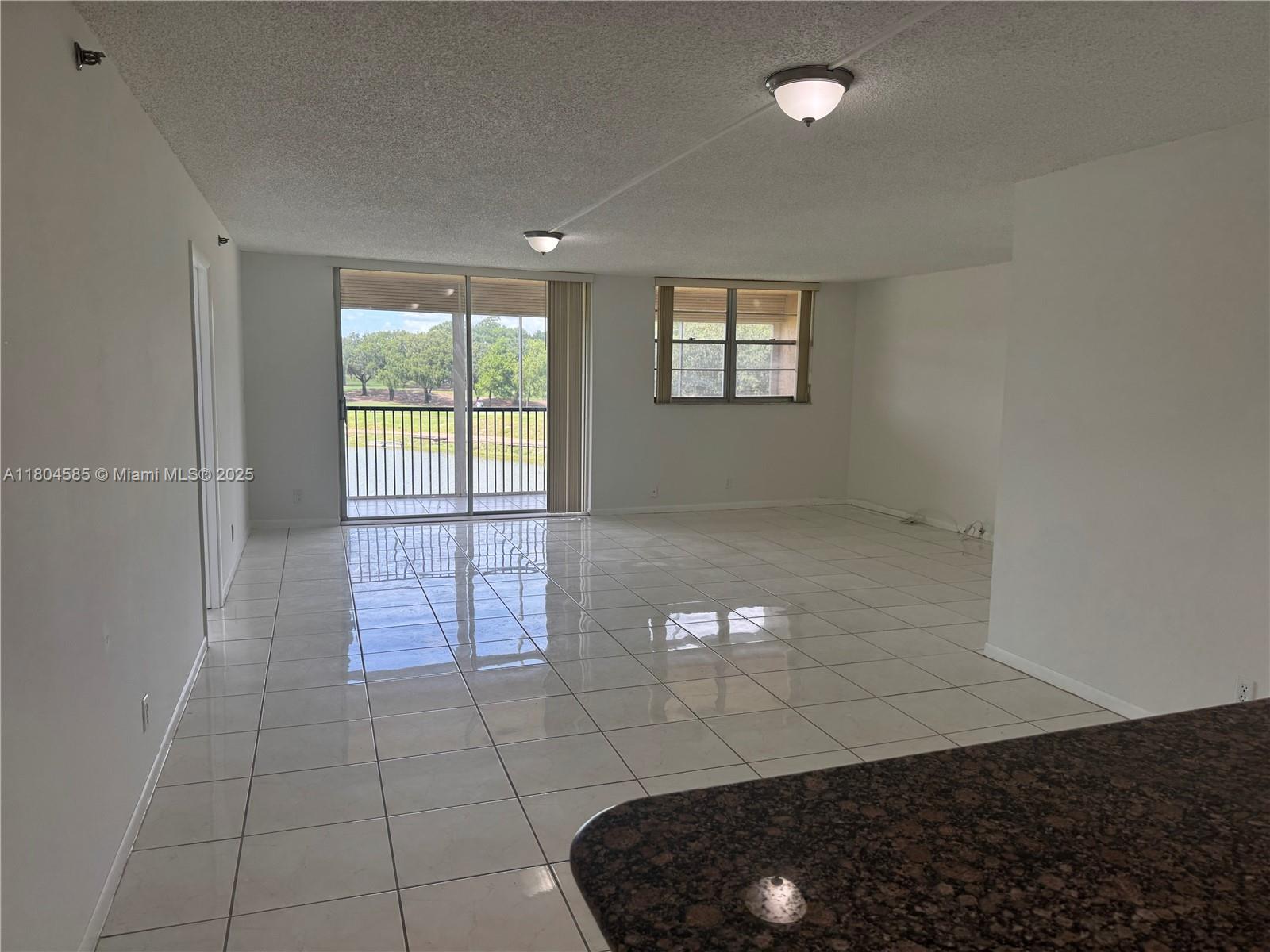 ROLLING HILLS GOLF AND - Residential Lease