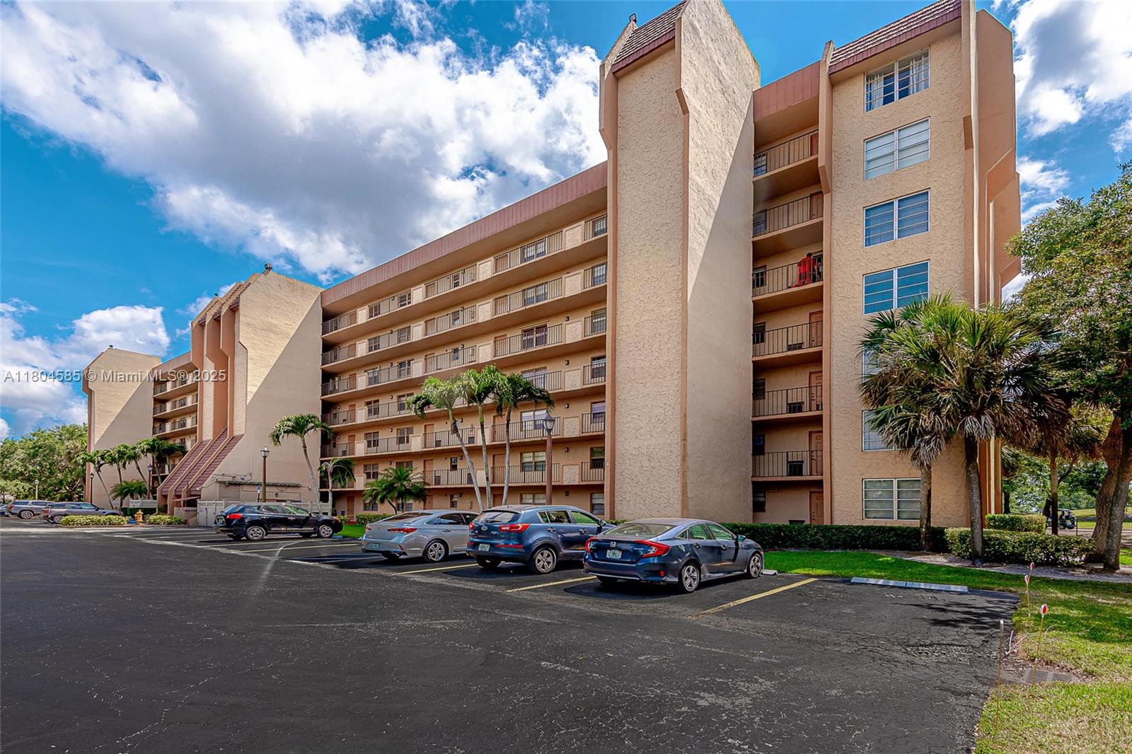 ROLLING HILLS GOLF AND - Residential Lease