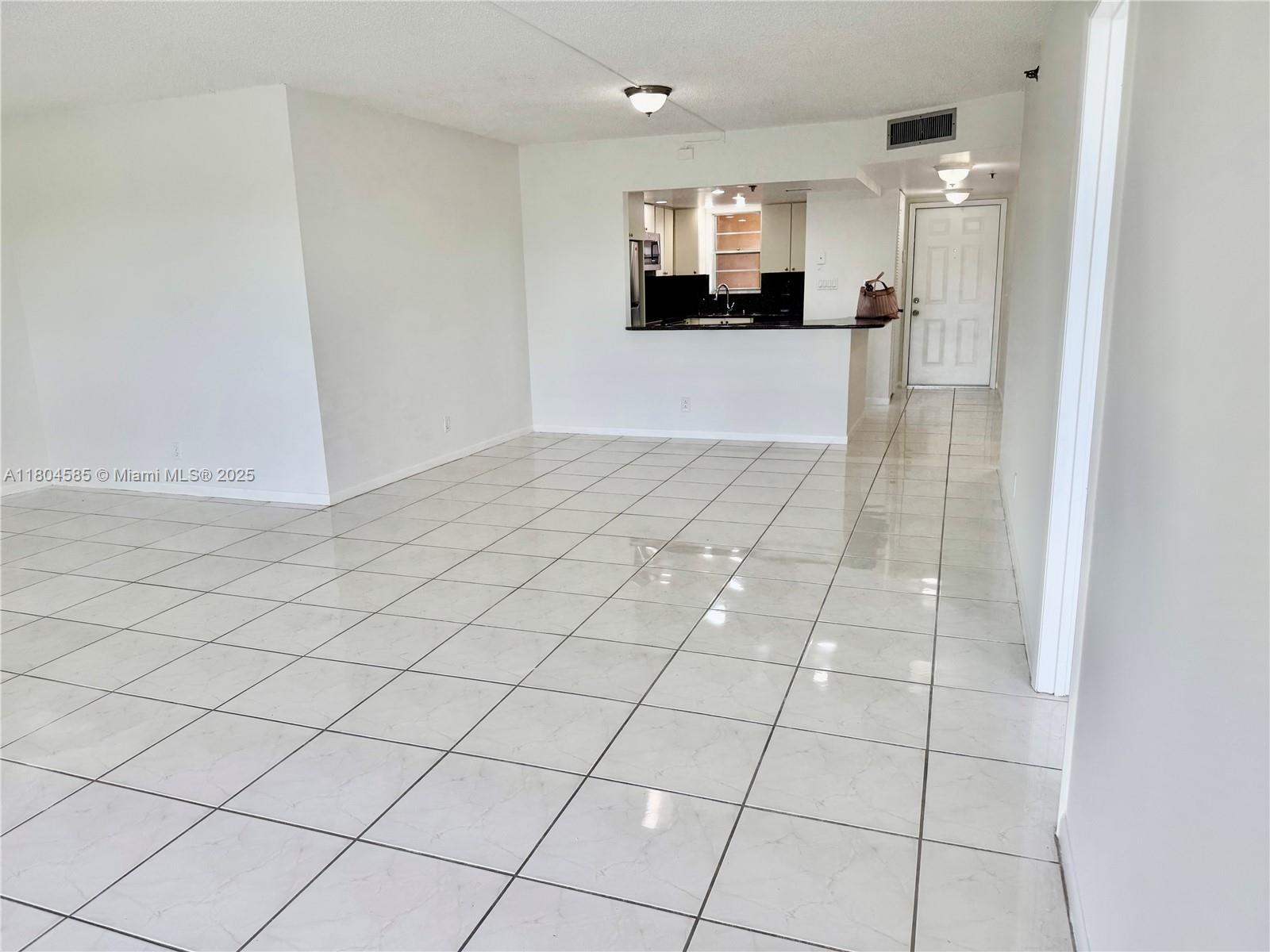 ROLLING HILLS GOLF AND - Residential Lease