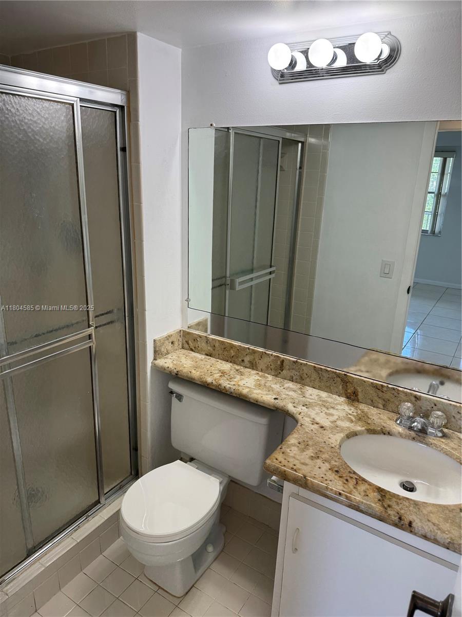 ROLLING HILLS GOLF AND - Residential Lease