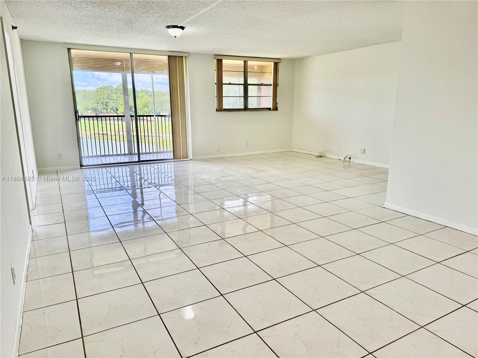 ROLLING HILLS GOLF AND - Residential Lease