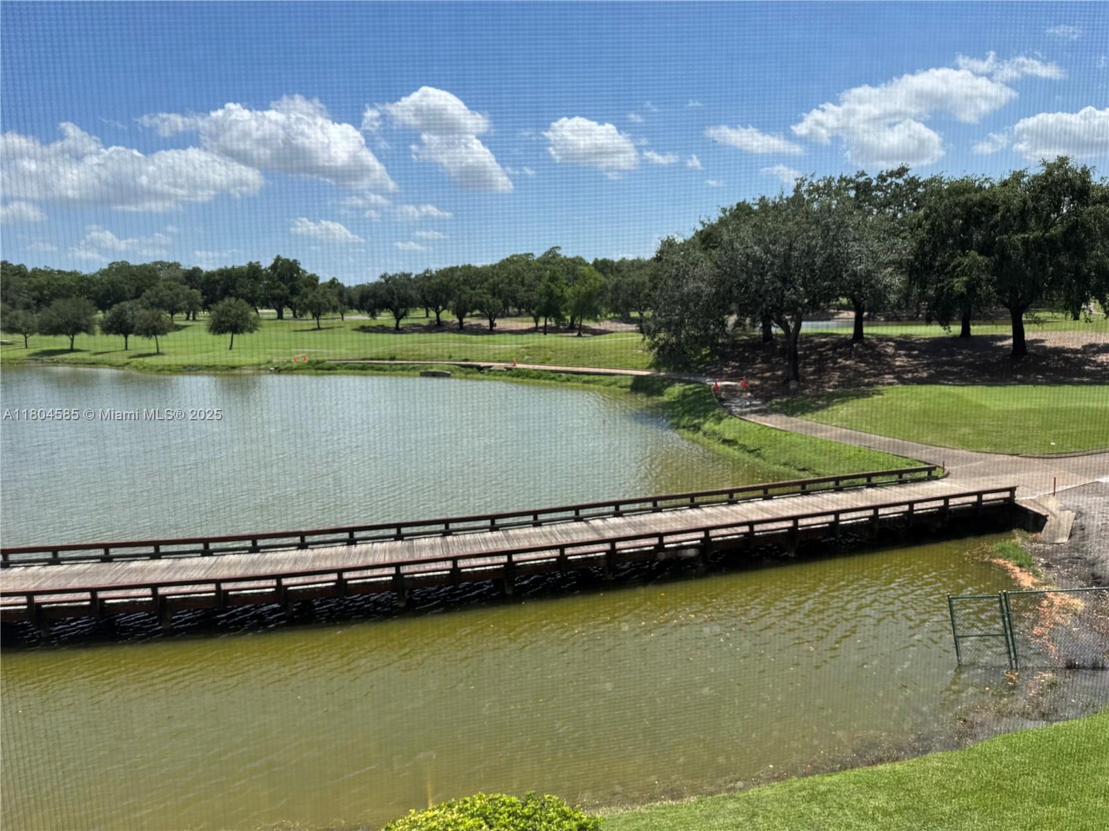 3001 W Rolling Hills Cir 305, Davie, Broward County, Florida - 2 Bedrooms  
2 Bathrooms - 
