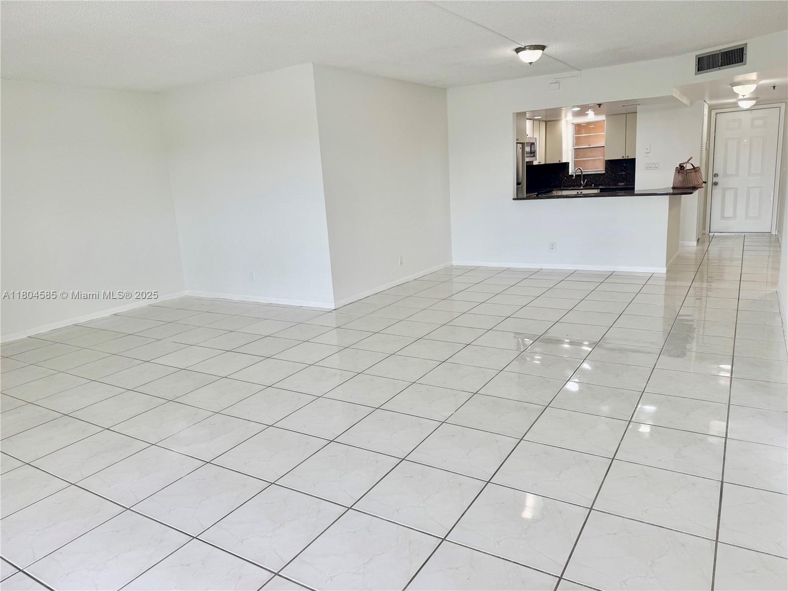 ROLLING HILLS GOLF AND - Residential Lease