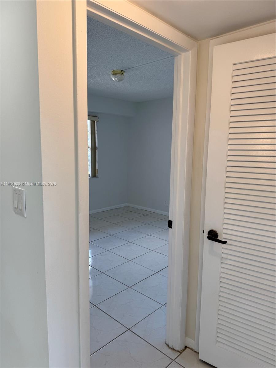 ROLLING HILLS GOLF AND - Residential Lease